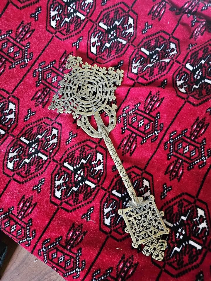 Decorative Ethiopian-style silver filigree cross pendant