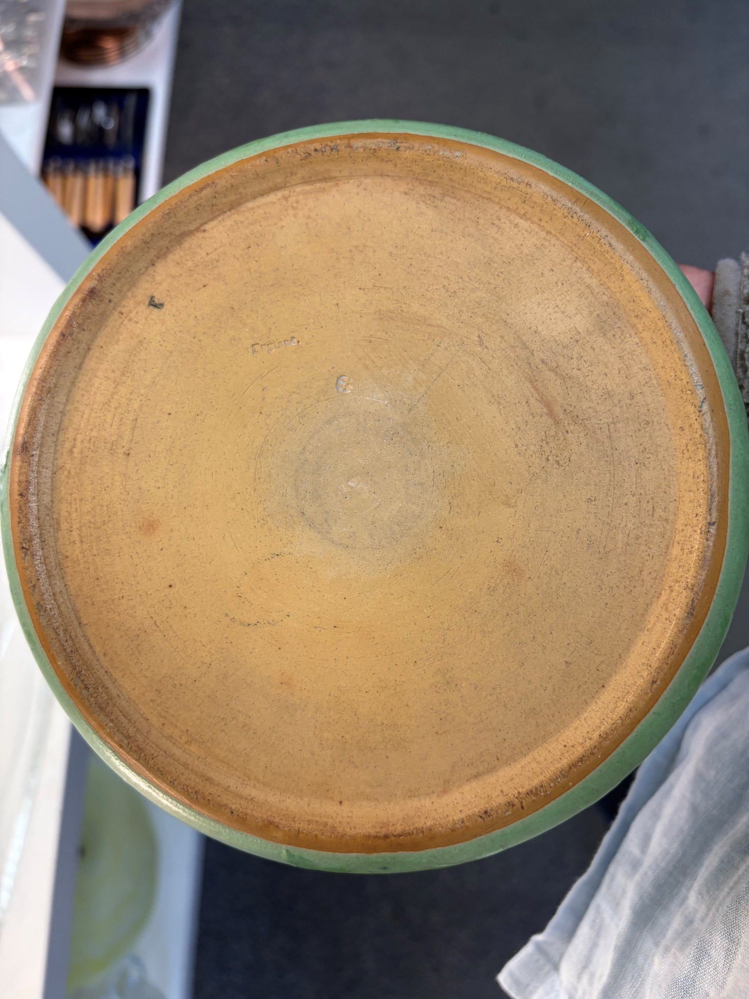 Glazed ceramic vessel or bowl (base view)