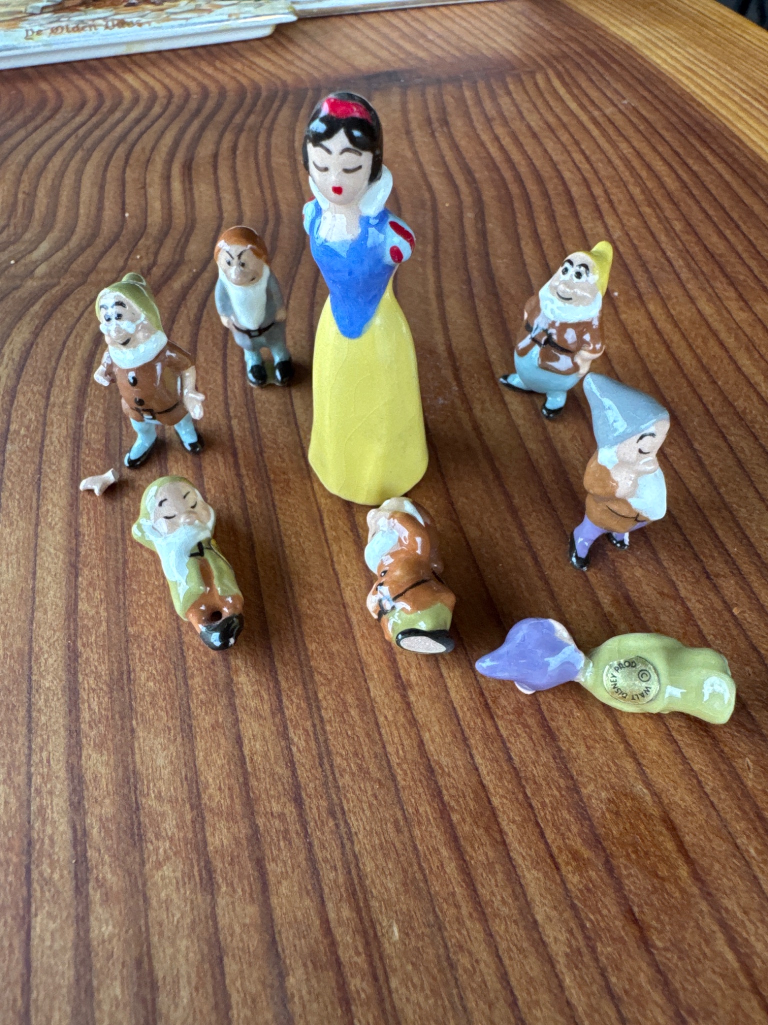 Snow White and the Seven Dwarfs miniature figurine set
